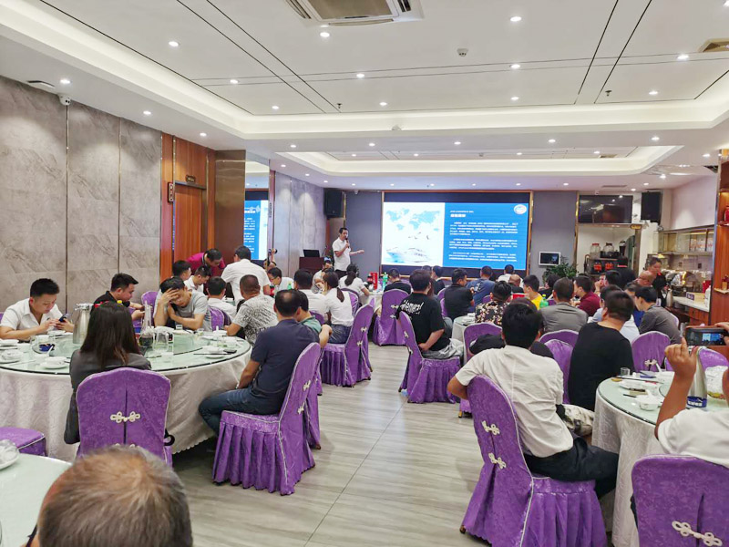 蔣總為各界嘉賓、朋友講述公司建設歷程和發(fā)展規(guī)劃