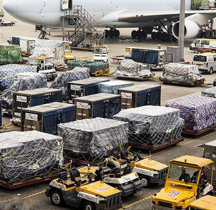 貨值高、時效高的產(chǎn)品適合空運