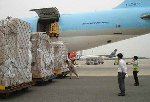 1710312657771586.jpeg 液晶顯示器空運到美國商私地址